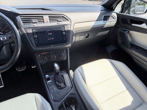 Used 2021 Volkswagen Tiguan SE R-Line FWD image 12