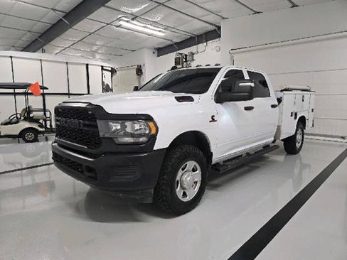 Used 2024 RAM 2500 Tradesman w/ Snow Chief Group AWD/4WD image 3