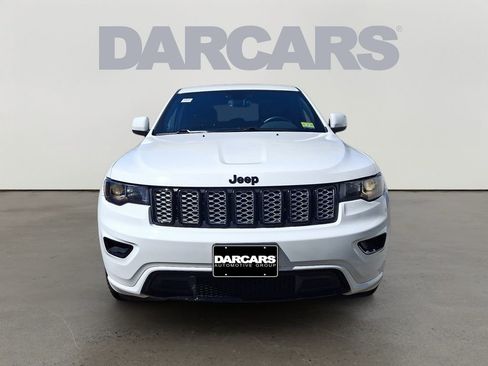 Used 2022 Jeep Grand Cherokee Laredo X AWD/4WD image 2