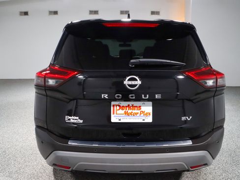 Used 2023 Nissan Rogue SV image 8