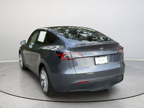 Used 2023 Tesla Model Y AWD image 8