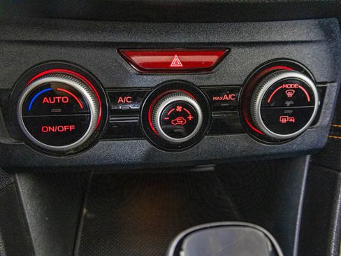 Used 2022 Subaru Crosstrek 2.0i Premium w/ Moonroof Package image 27