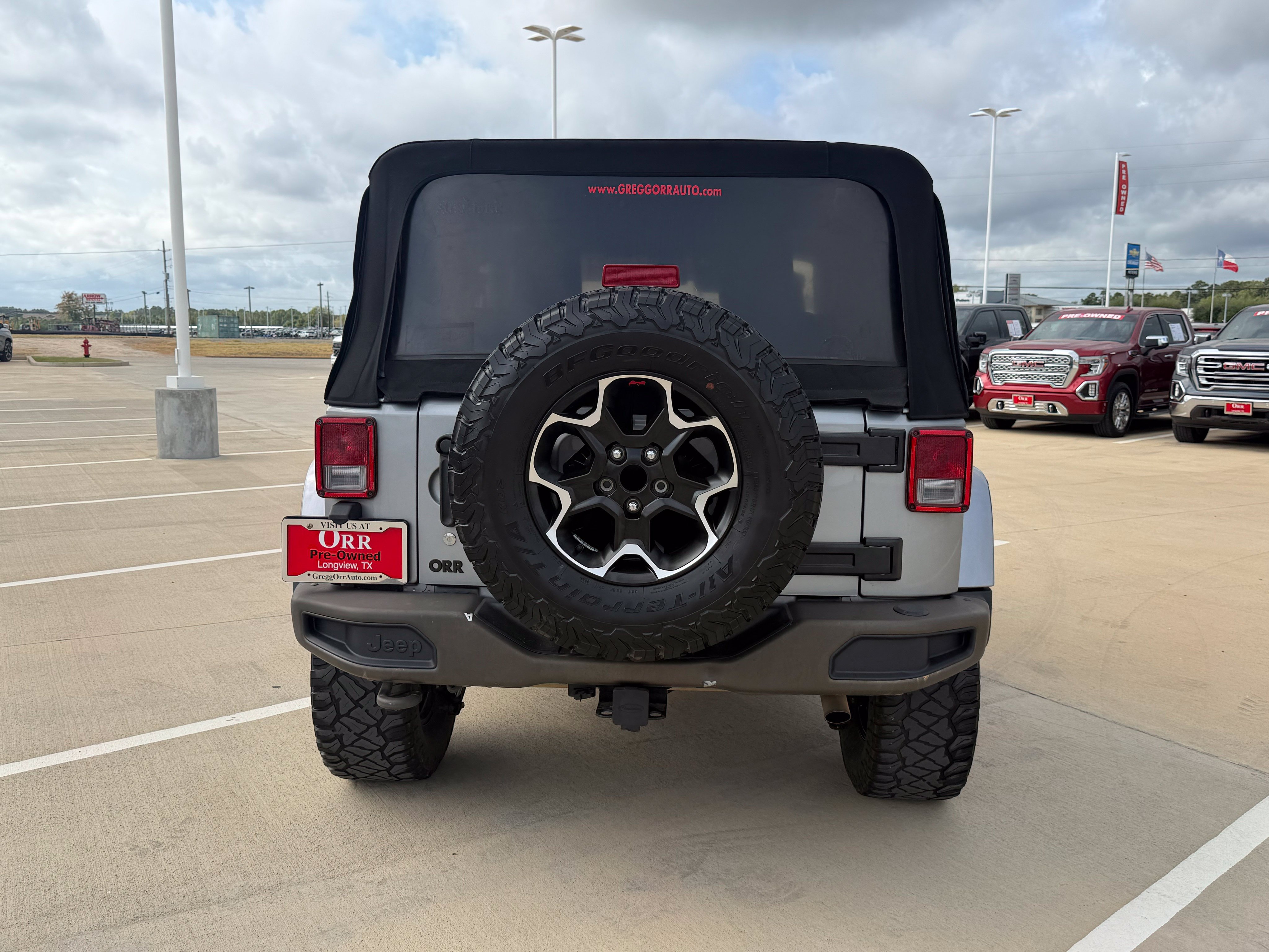 Used 2016 Jeep Wrangler Sahara AWD/4WD image 7
