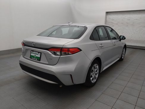 Used 2022 Toyota Corolla LE image 9