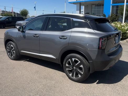 Used 2025 Nissan Kicks SR FWD image 5