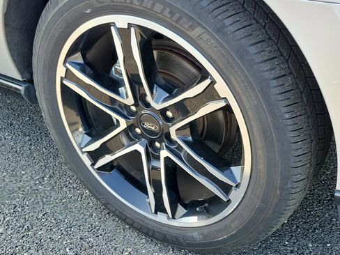 Used 2019 Ford Expedition Limited w/ Equipment Group 303A RWD image 4