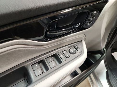 Used 2024 Honda Odyssey Touring image 23