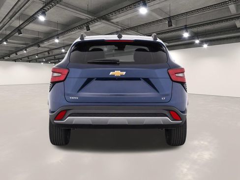 Used 2024 Chevrolet Trax LT w/ Driver Confidence Package FWD image 7