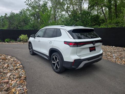 New 2026 Volkswagen Tiguan SE AWD/4WD image 3