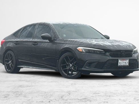 Used 2023 Honda Civic Sport image 2