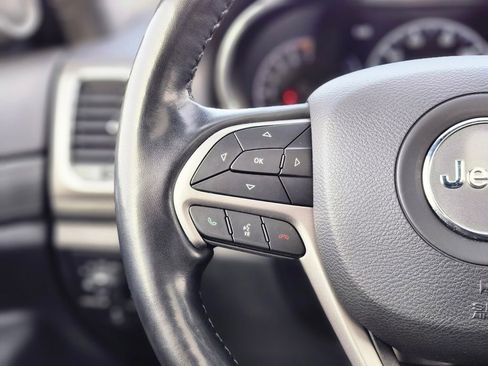 Used 2022 Jeep Grand Cherokee Laredo X image 28