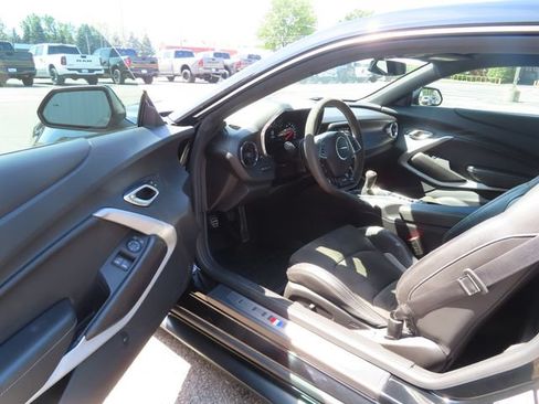 Used 2018 Chevrolet Camaro SS RWD image 15