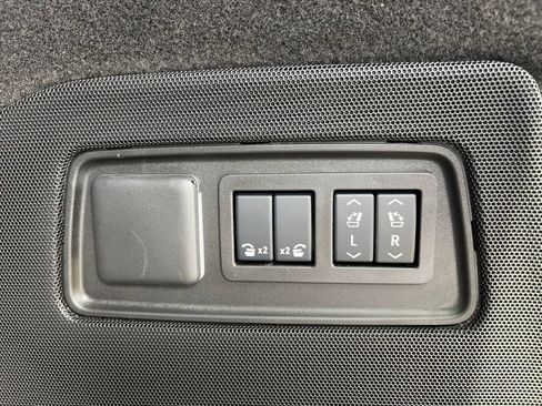 Used 2026 Cadillac Escalade Platinum Sport w/ LPO, ONYX Package AWD/4WD image 71
