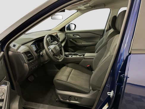 Used 2025 Nissan Rogue SV AWD/4WD image 13
