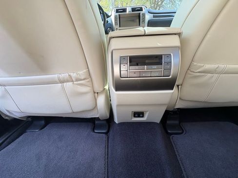 Used 2021 Lexus GX 460 Luxury w/ Off Road Package image 16