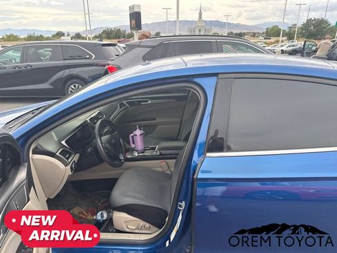 Used 2018 Ford Fusion SE FWD image 10