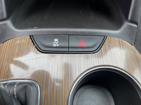 Used 2017 GMC Acadia SLE FWD image 23