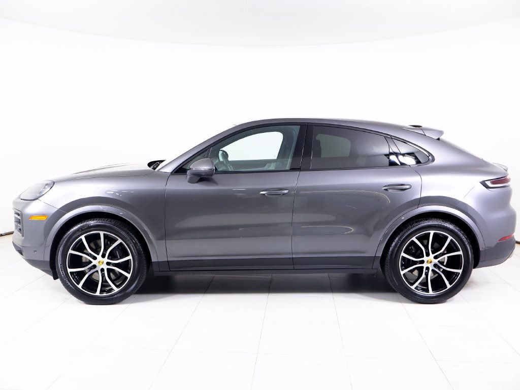 Certified 2024 Porsche Cayenne Coupe AWD/4WD image 2