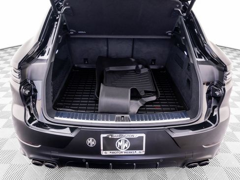 Certified 2025 Porsche Cayenne GTS AWD/4WD image 34