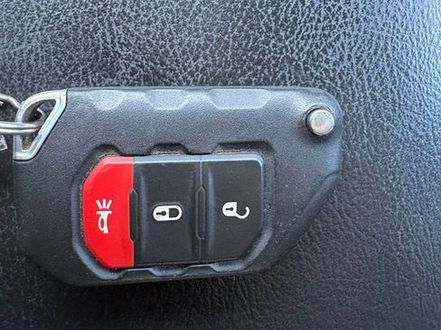 Used 2019 Jeep Wrangler Unlimited Sport S AWD/4WD image 19