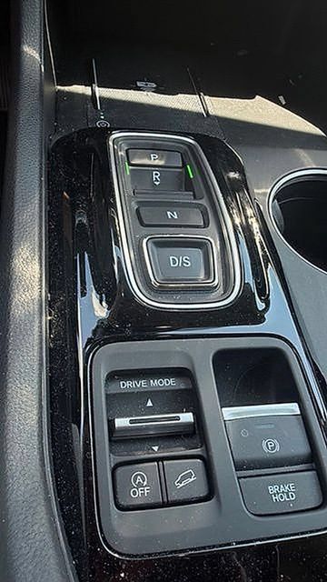 Used 2025 Honda Pilot Elite image 17