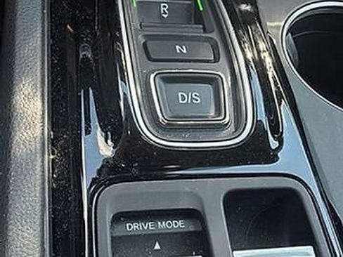 Used 2025 Honda Pilot Elite image 17