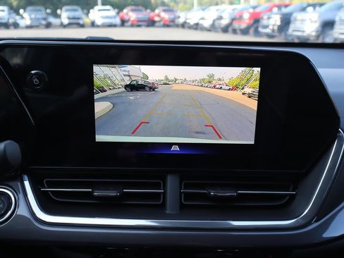 New 2026 Chevrolet Trax ACTIV w/ Sunroof Package FWD image 12