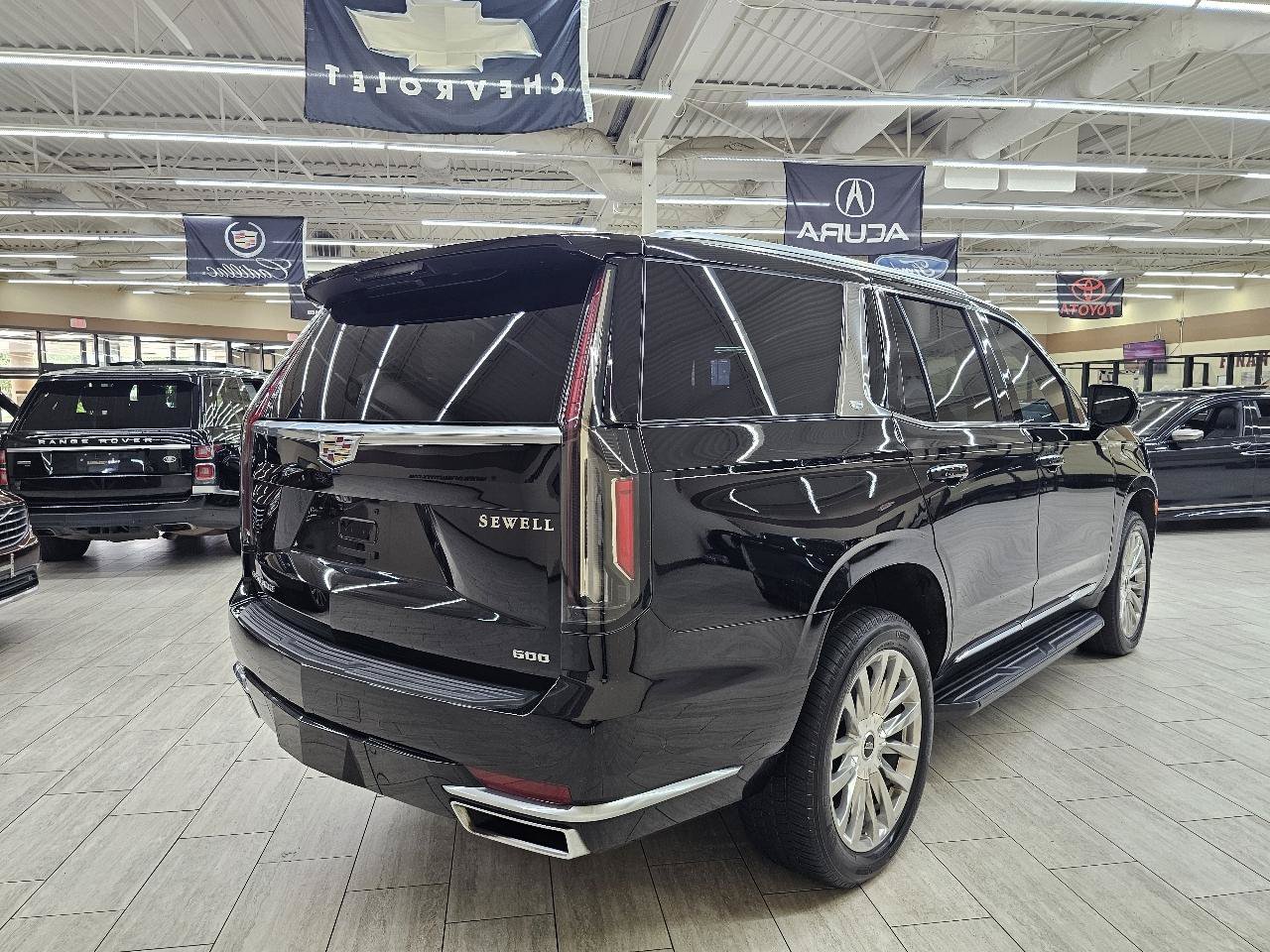 Used 2021 Cadillac Escalade Premium Luxury RWD image 6