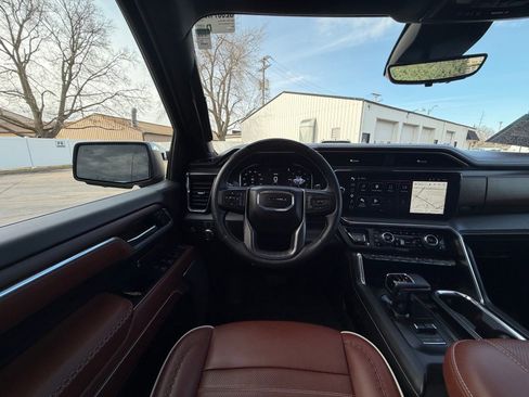 Used 2025 GMC Sierra 1500 Denali Ultimate image 2