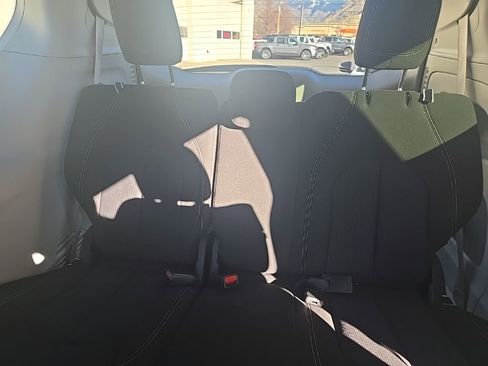 Used 2023 Chrysler Voyager LX image 24