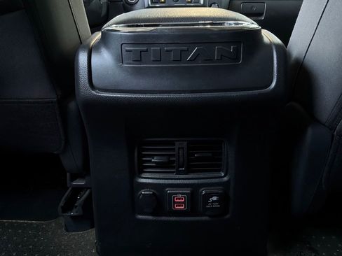Used 2023 Nissan Titan SV w/ SV Convenience Package RWD image 14