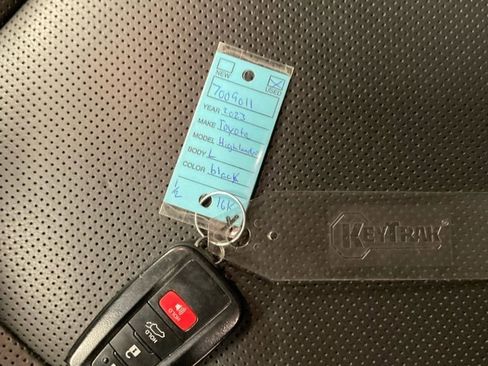 Used 2023 Toyota Highlander Limited image 40