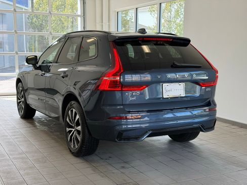 Certified 2025 Volvo XC60 B5 Plus AWD/4WD image 9