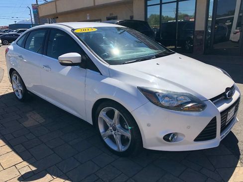 Used 2013 Ford Focus Titanium w/ Titanium Handling Pkg FWD image 8