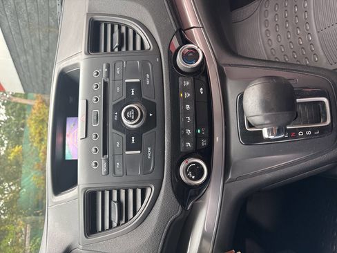 Used 2015 Honda CR-V LX image 9
