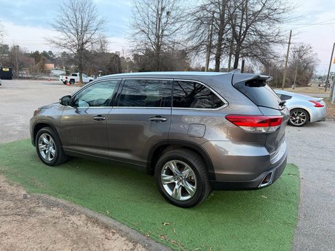 Used 2019 Toyota Highlander Limited image 8