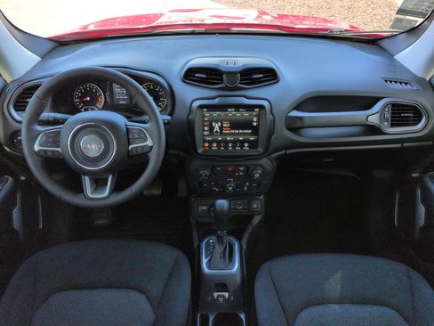Used 2023 Jeep Renegade Latitude AWD/4WD image 15