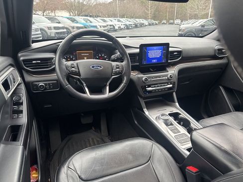 Used 2020 Ford Explorer Limited w/ Class III Trailer Tow Package image 2