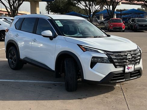 New 2026 Nissan Rogue SV image 4