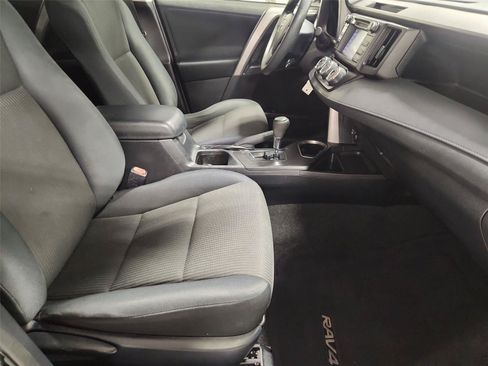 Used 2017 Toyota RAV4 LE AWD/4WD image 24