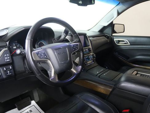 Used 2018 GMC Yukon Denali image 11