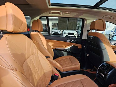 Used 2023 BMW X7 xDrive40i w/ Parking Assistance Package image 14