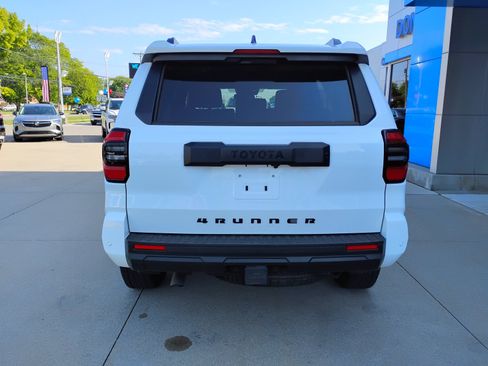 Used 2025 Toyota 4Runner TRD Off-Road AWD/4WD image 8