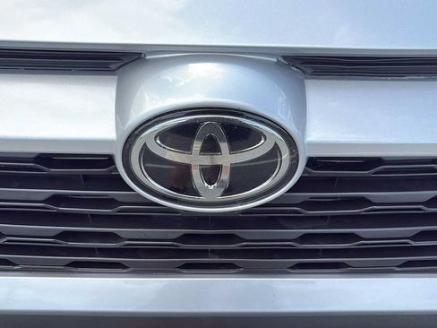 Used 2025 Toyota RAV4 LE AWD/4WD image 27