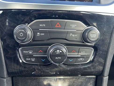 Used 2023 Chrysler 300 Touring L w/ Popular Equipment Group image 18