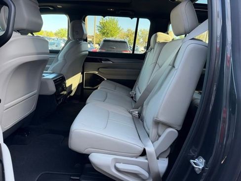 New 2026 Jeep Grand Wagoneer L Limited AWD/4WD image 23