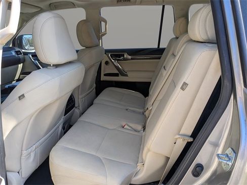 Used 2022 Lexus GX 460 Premium image 12
