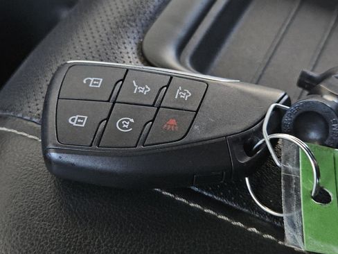 Used 2023 Chevrolet Suburban Premier image 35