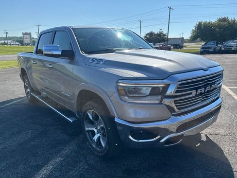 Used 2019 RAM 1500 Laramie AWD/4WD image 3