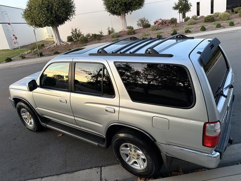 Used 2002 Toyota 4Runner SR5 w/ Upgrade Value Pkg 2 RWD image 12